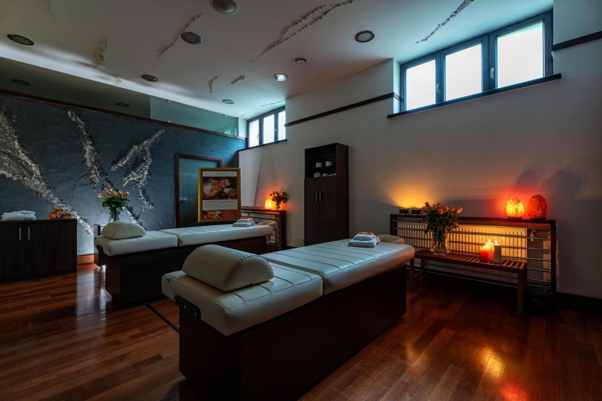 Grand Sal Hotel เวียลิชกา ภายนอก รูปภาพ