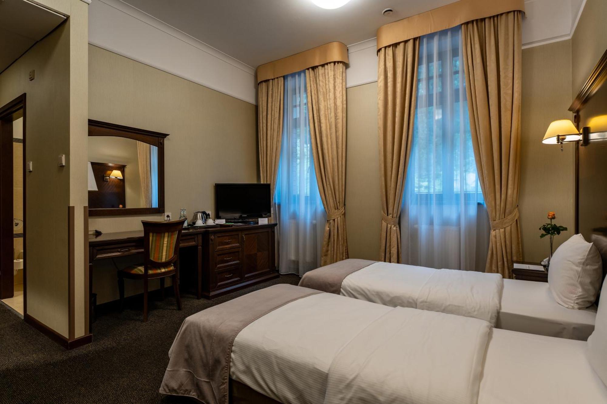 Grand Sal Hotel เวียลิชกา ภายนอก รูปภาพ