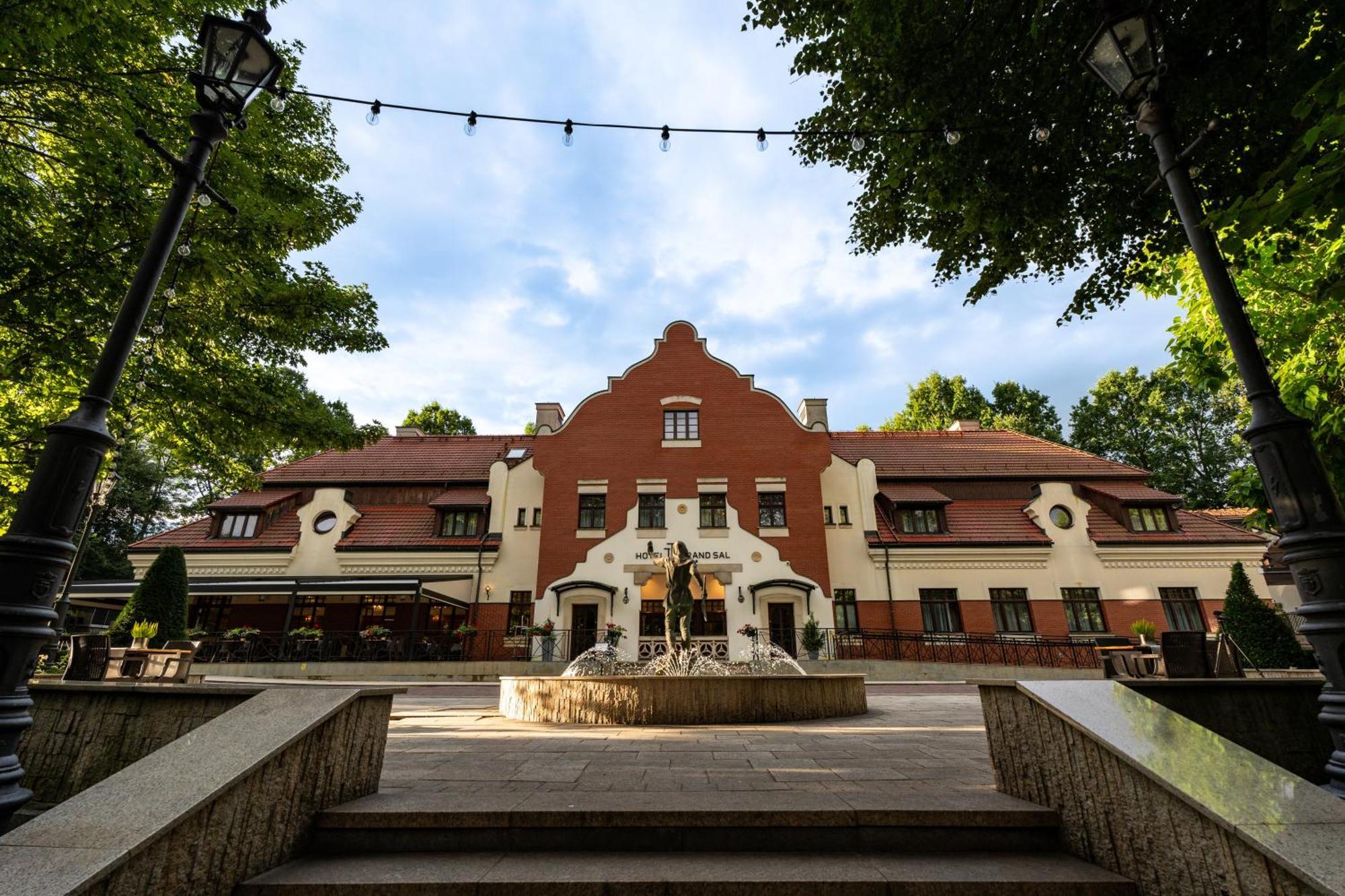 Grand Sal Hotel เวียลิชกา ภายนอก รูปภาพ