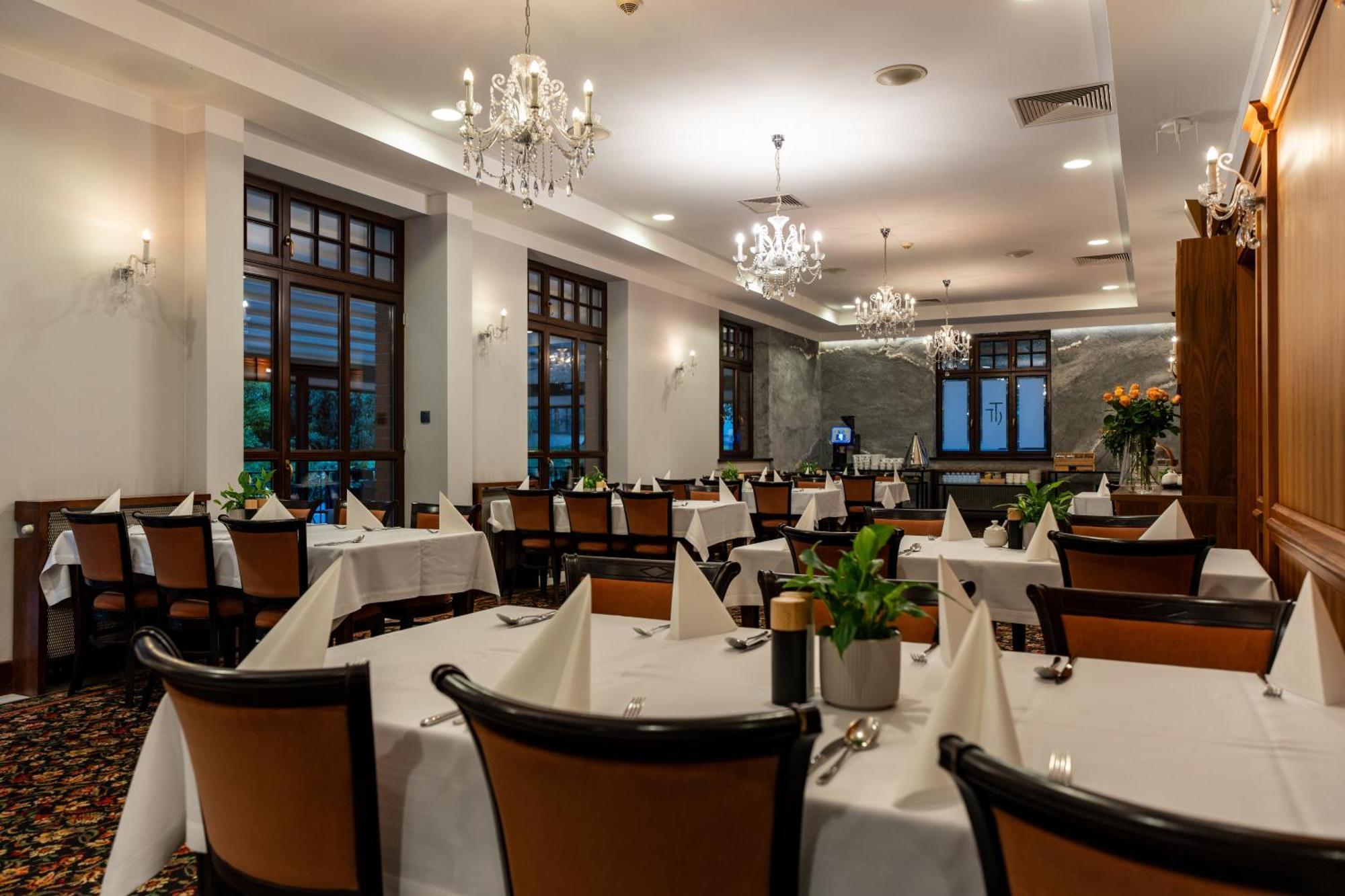 Grand Sal Hotel เวียลิชกา ภายนอก รูปภาพ