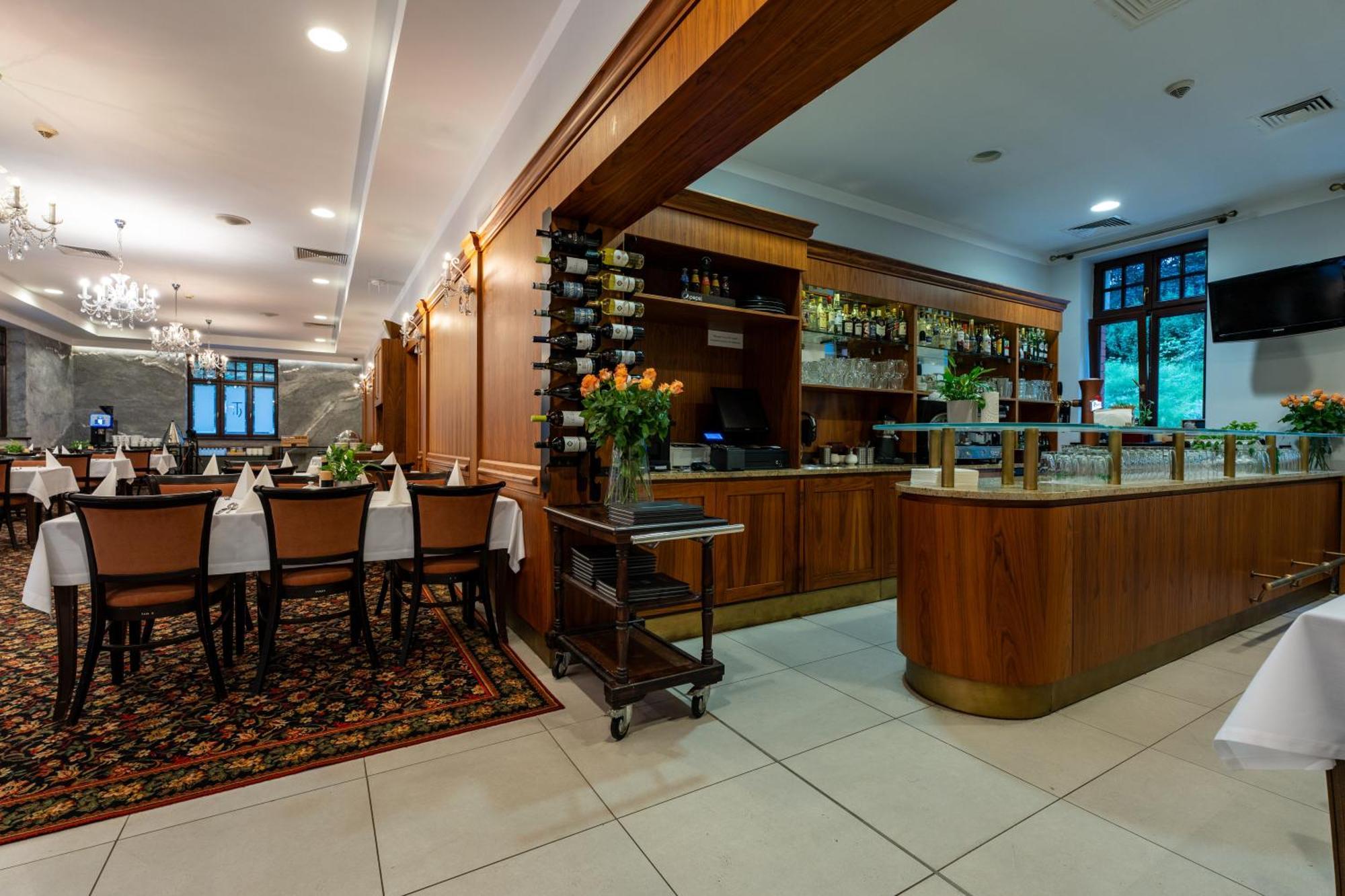 Grand Sal Hotel เวียลิชกา ภายนอก รูปภาพ