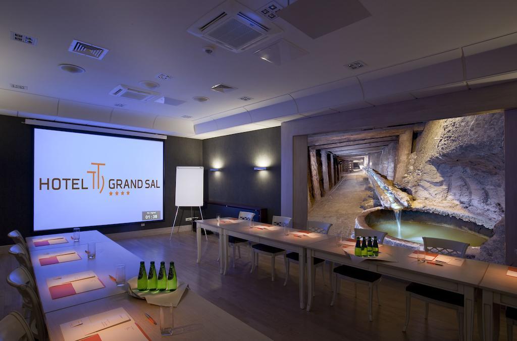 Grand Sal Hotel เวียลิชกา ภายนอก รูปภาพ