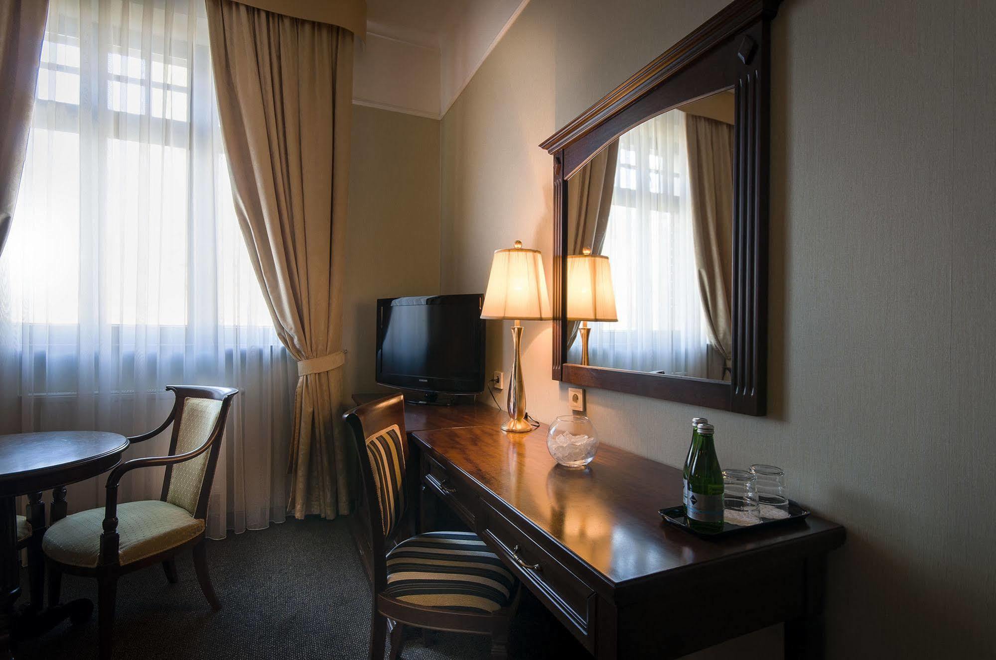 Grand Sal Hotel เวียลิชกา ภายนอก รูปภาพ